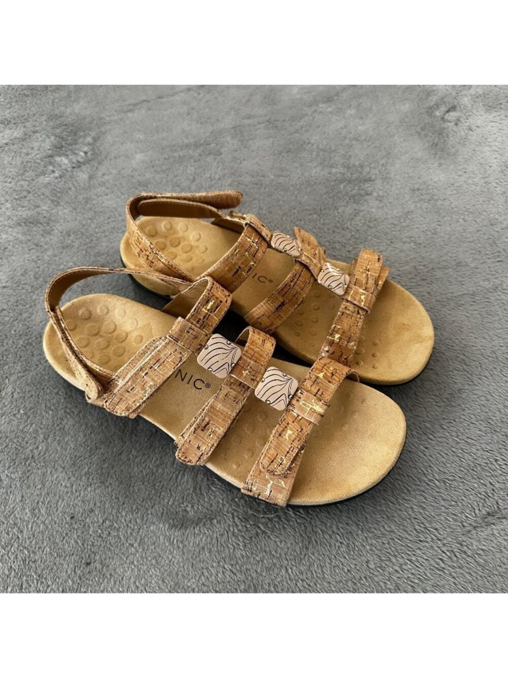Vionic Amber Adjustable Sandals Shoes Gold Cork Women's size 10